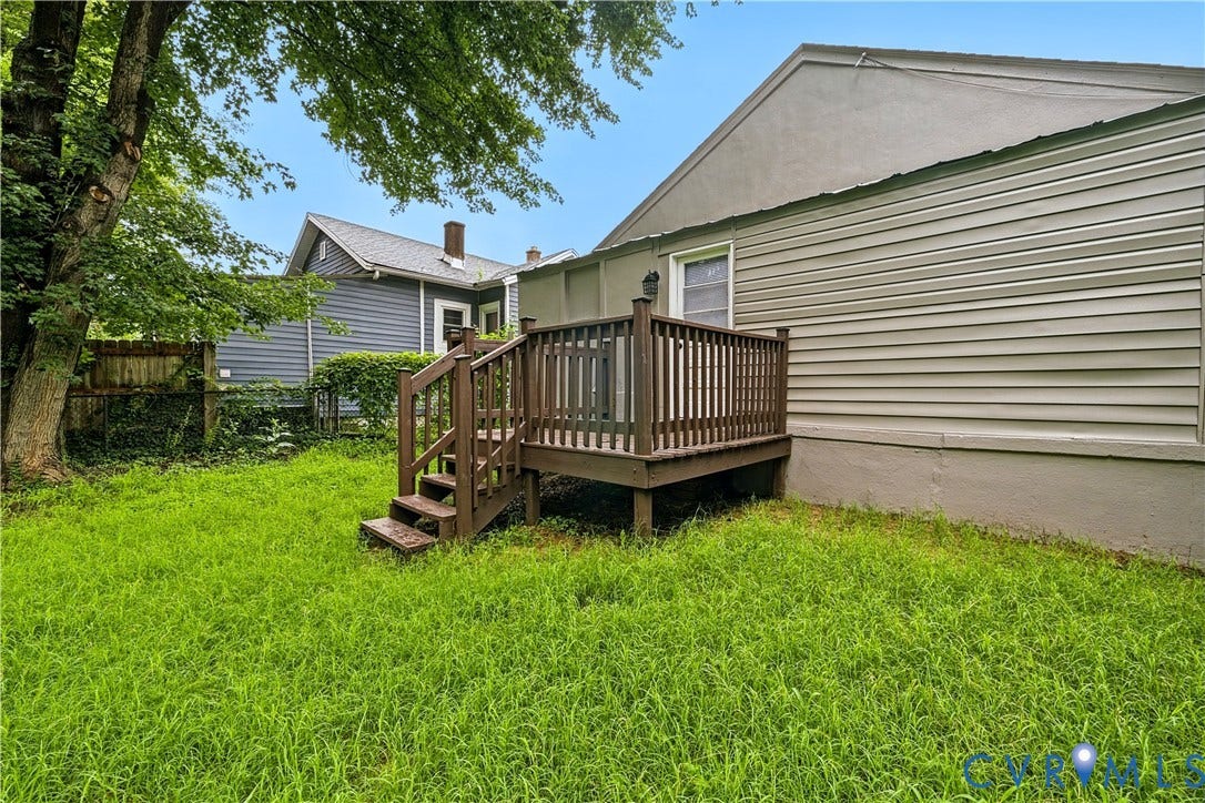 1411 Lynhaven Avenue, Richmond, VA 23224 Rear yard - side view