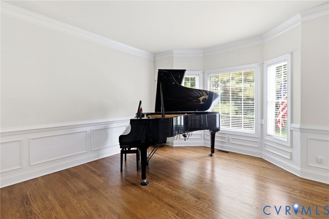 8343 Shagreen Court, The Highlands, Chesterfield, VA 23838 Hardwood flooring, crown molding, wainscoting, bay windows, and window blinds