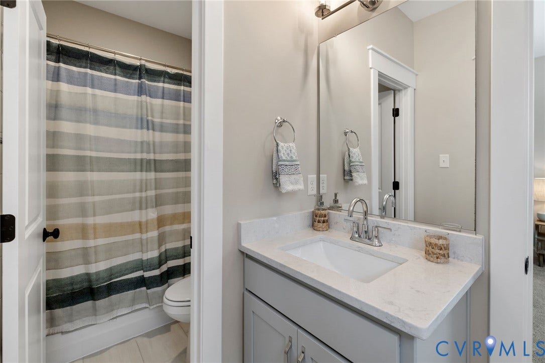 7237 Bonallack Bend, Carlton Ridge, Moseley, VA 23120 Jack and jill bath between the loft and a bedroom
