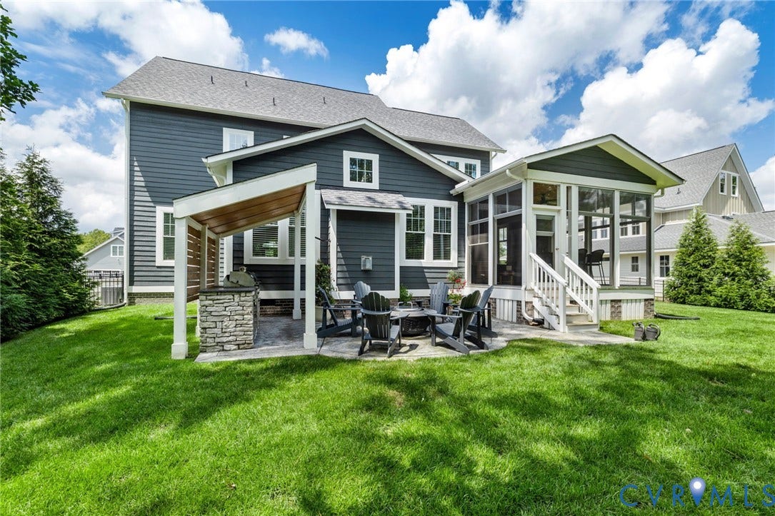 7237 Bonallack Bend, Carlton Ridge, Moseley, VA 23120 Fantastic entertaining area