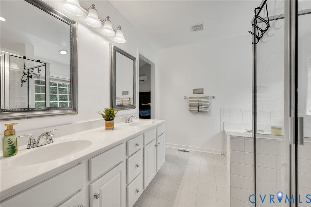 10620 Correnty Drive, Henrico, VA 23059 Dual vanity with integrated sinks and chrome fixtures