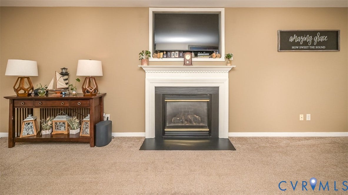 9736 Cedar Grove Way, Cedar Grove, Henrico, VA 23228 Gas fireplace.