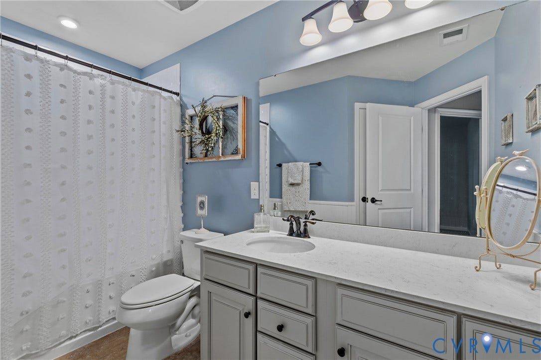 11612 Rolling Leaf Lane, Emerson Mill, Glen Allen, VA 23059 Hall Bathroom for Bedroom 4