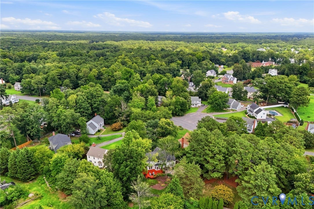 Trees, trees, wonderful trees providing privacy throughout the neighborhood