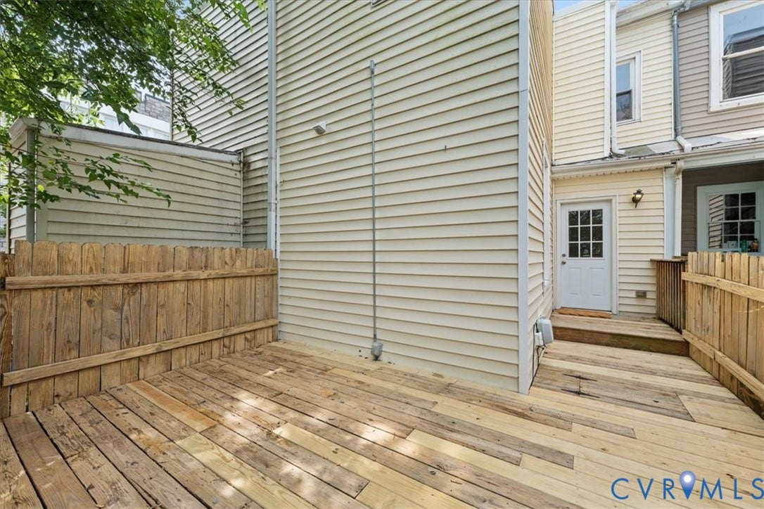 2510 E Leigh Street, Church Hill, Richmond, VA 23223 Wood-finish decking with wood fencing and exterior siding