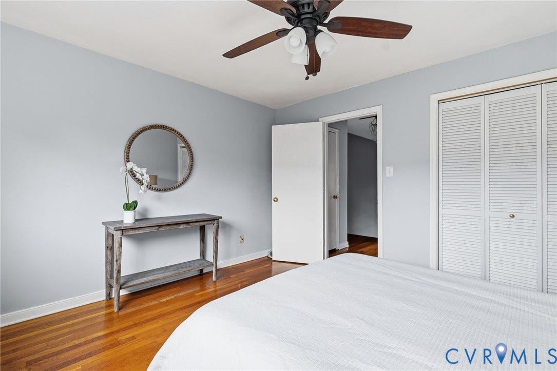 405 N Hamilton Street, #G, Richmond, VA 23221 Hardwood flooring, painted walls, ceiling fan, bi-fold closet doors, and recessed lighting