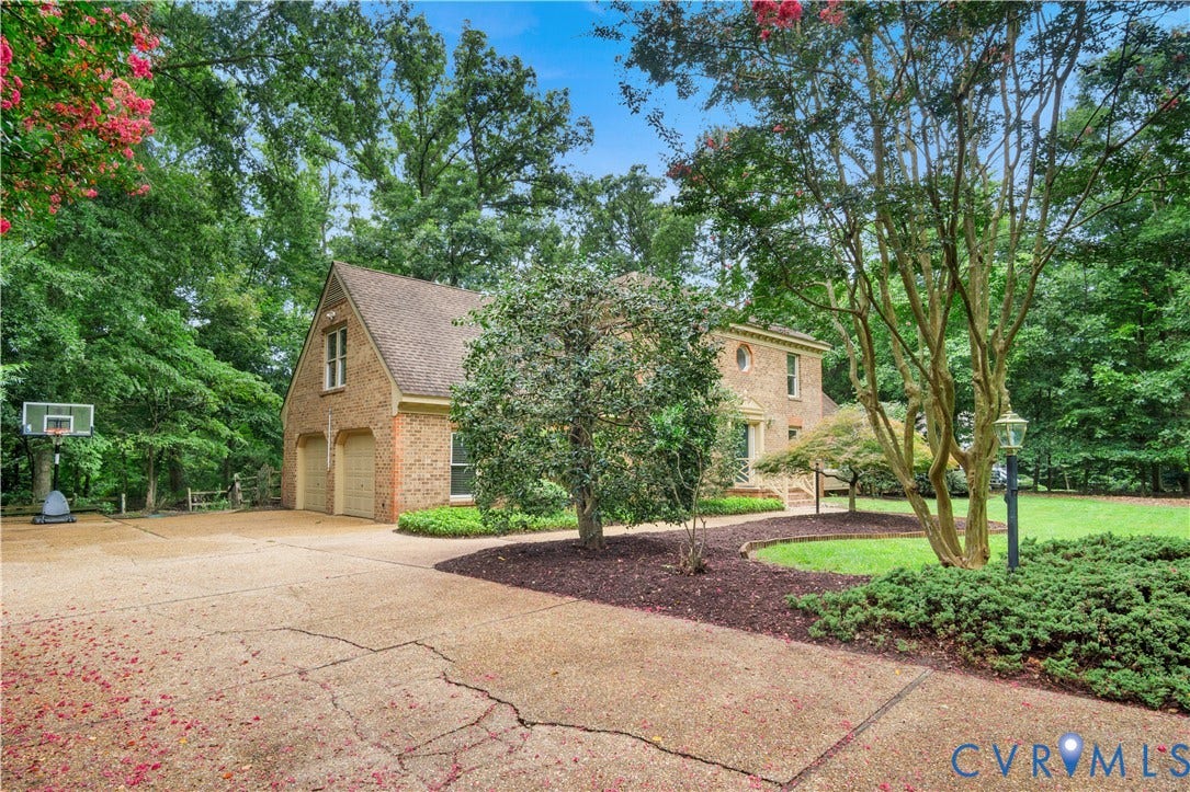 3005 Heritage Landing Road, Heritage Landing, Williamsburg, VA 23185 Side Loading Garage