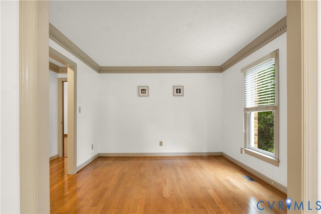3005 Heritage Landing Road, Heritage Landing, Williamsburg, VA 23185 Previous
Next
Formal Living Room or Home Office with Crown Molding
