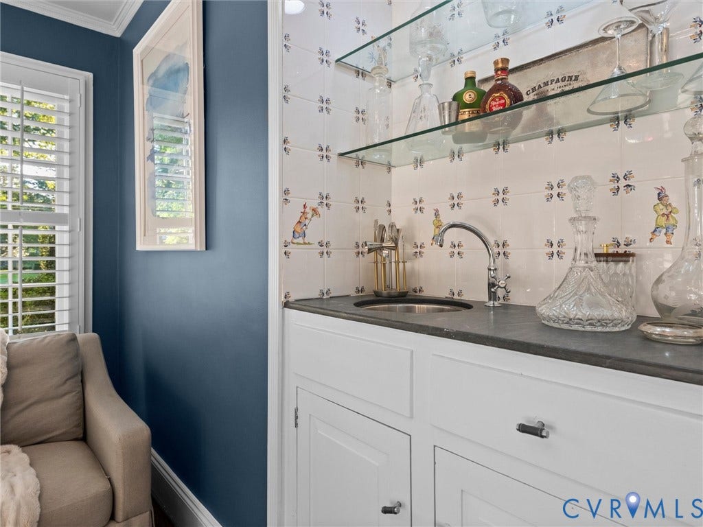 1 Greenway Lane, Hampton Gardens, Richmond, VA 23226 Wet bar in handsome den/office with soapstone counters