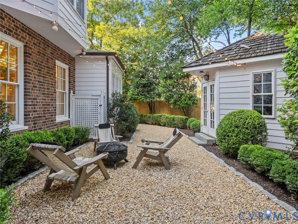 1 Greenway Lane, Hampton Gardens, Richmond, VA 23226 Private rear yard