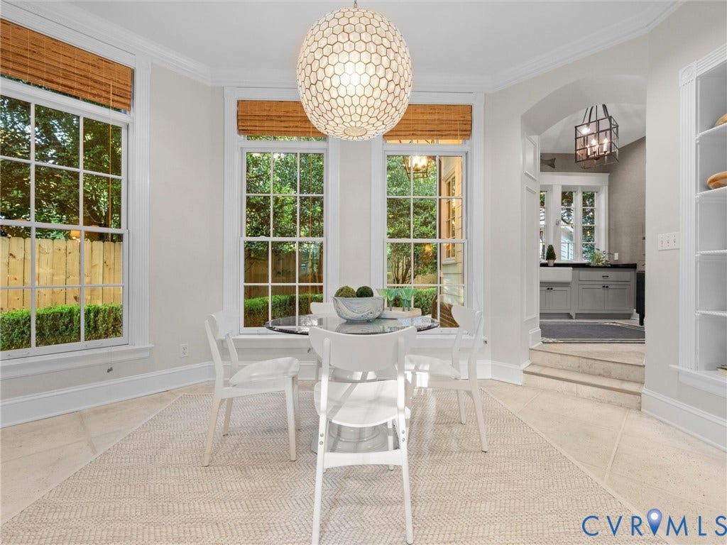 1 Greenway Lane, Hampton Gardens, Richmond, VA 23226 with casual eating area