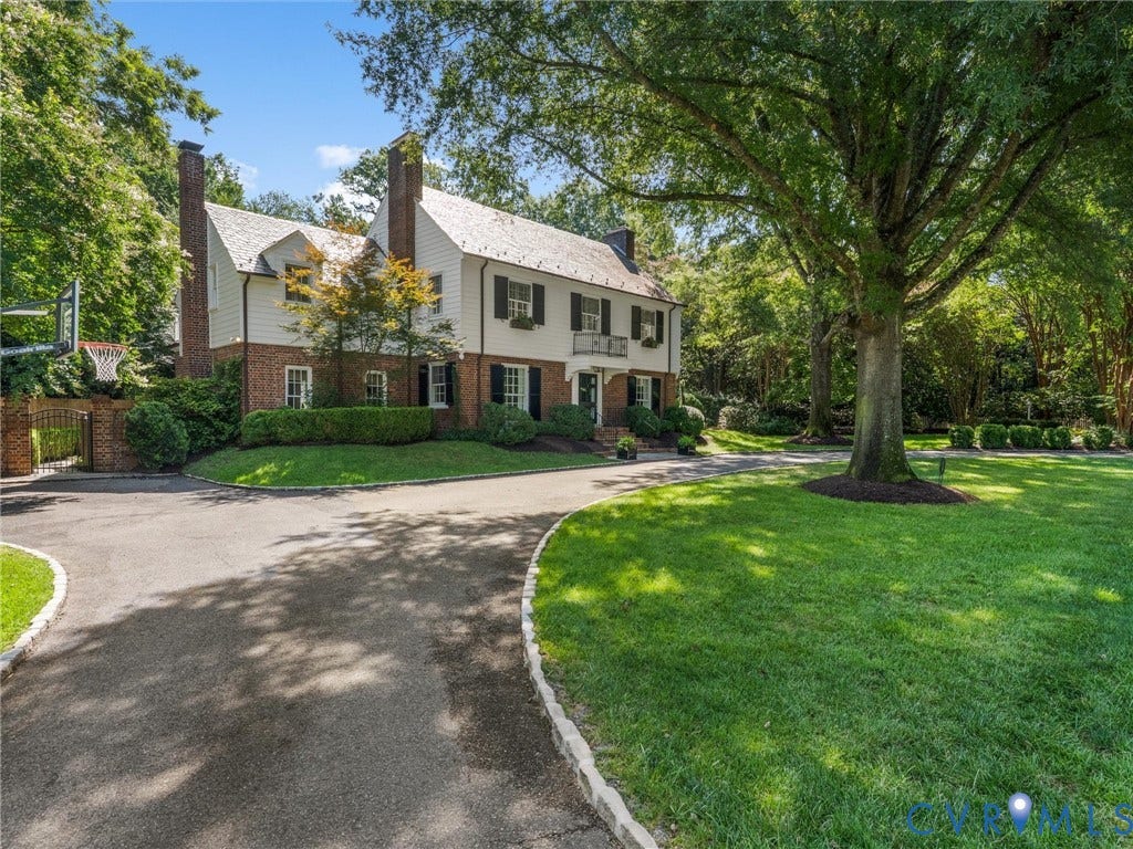 1 Greenway Lane, Hampton Gardens, Richmond, VA 23226 Circular driveway with ample parking