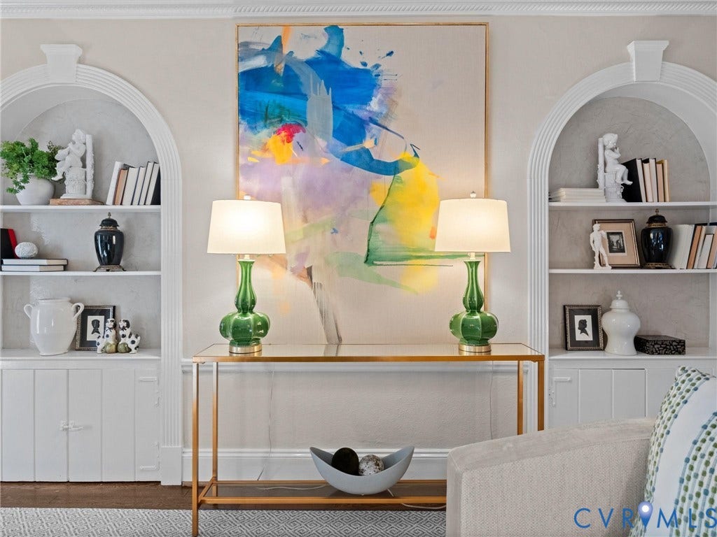 1 Greenway Lane, Hampton Gardens, Richmond, VA 23226 Striking arched niches, shelving and venetian plaster walls