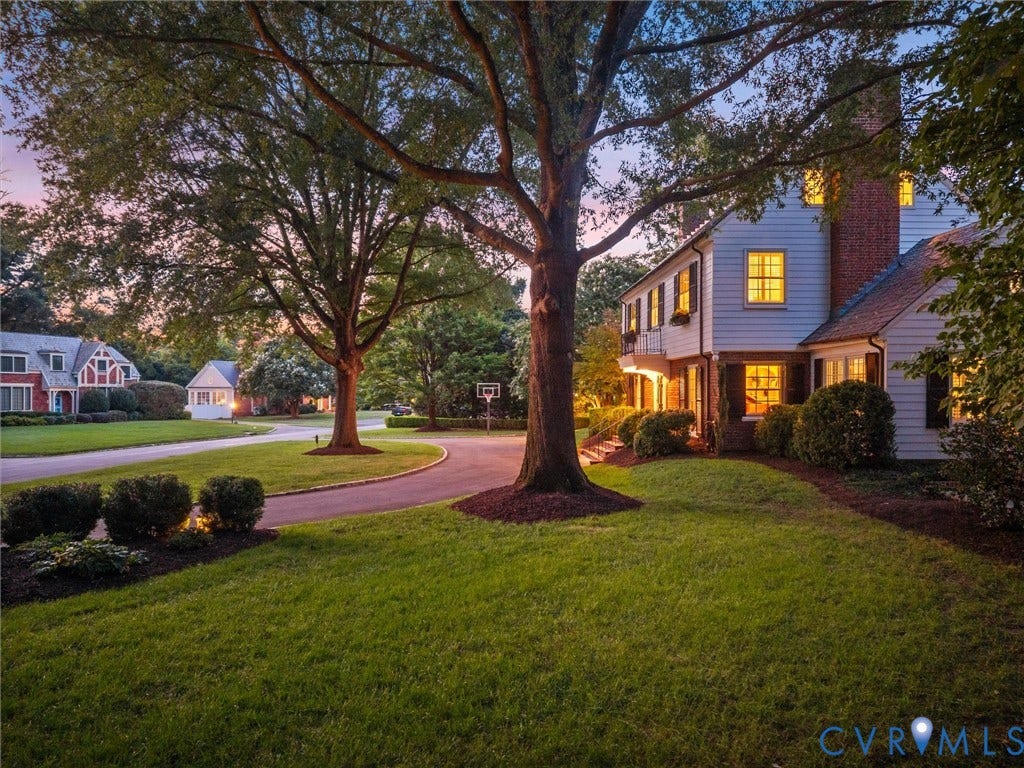 1 Greenway Lane, Hampton Gardens, Richmond, VA 23226 Twilight view of yard