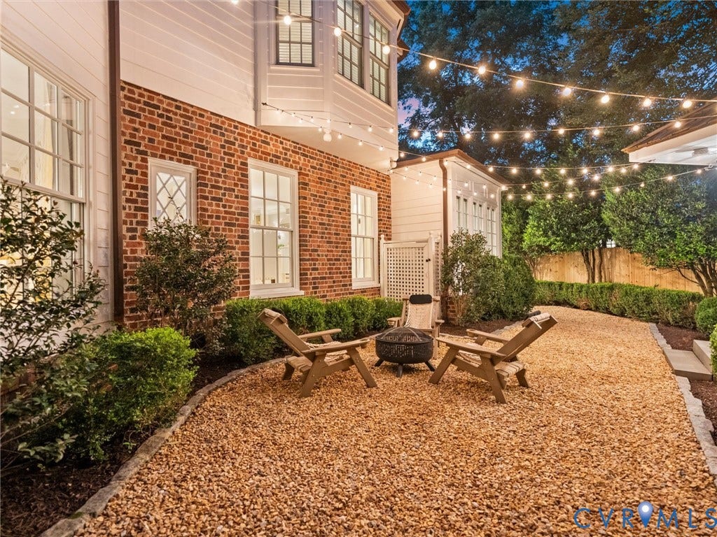 1 Greenway Lane, Hampton Gardens, Richmond, VA 23226 Private rear yard perfect for entertaining on a crisp Fall evening