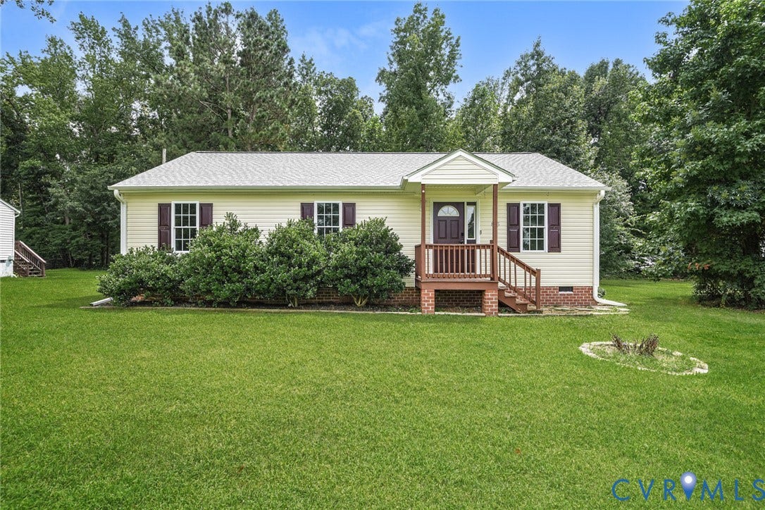 825 Nottoway Avenue, Blackstone, VA 23824