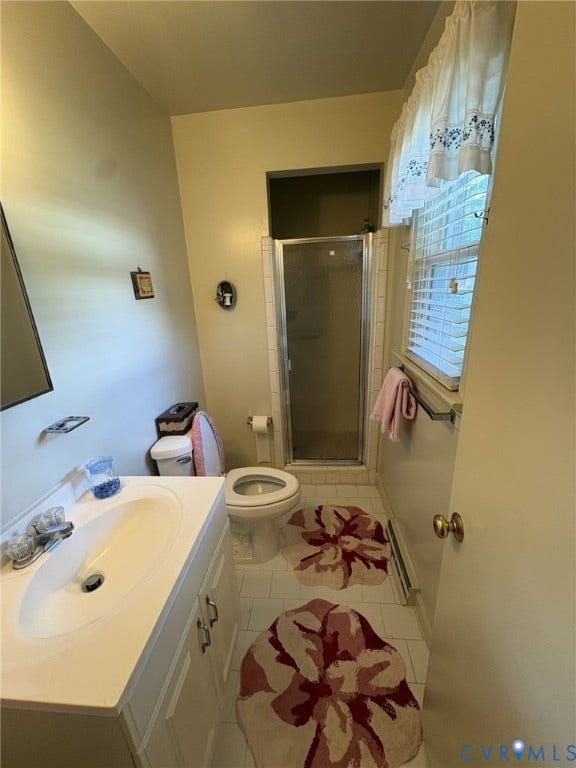 1004 Wilaka Lane, Richmond, VA 23227 Bedroom 1 en-suite bath with shower.