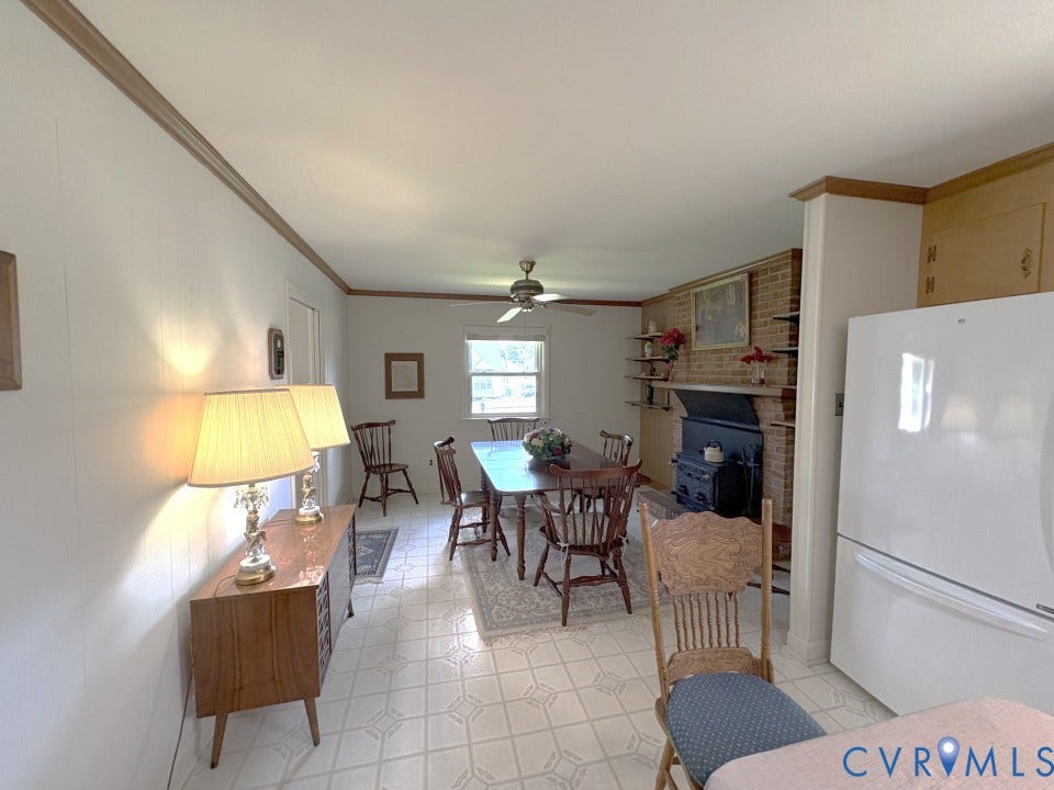 1004 Wilaka Lane, Richmond, VA 23227 Spacious Kitchen with room for a large table.