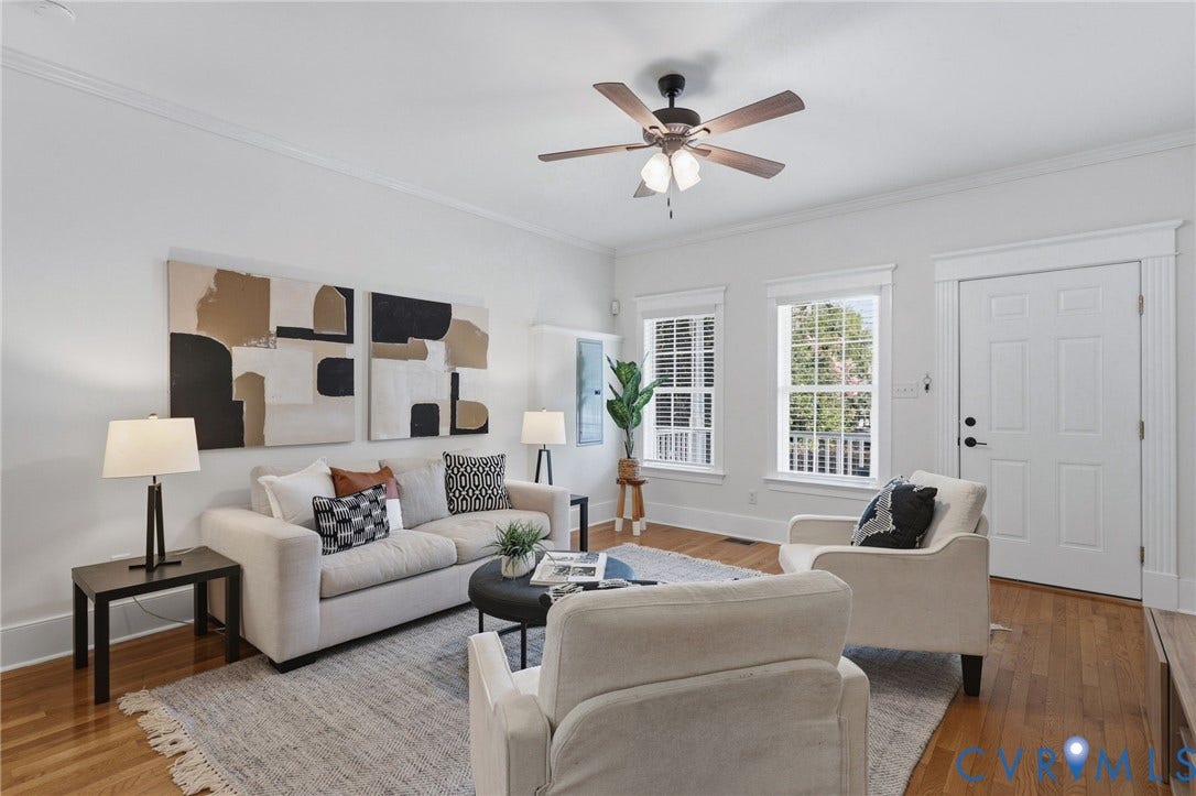 Oak hardwood floors, lots of light, open floor plan