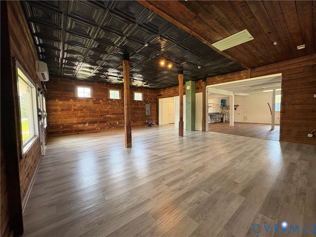 2030 Broad Street Road, Maidens, VA 23102 2030 Broad Street Road, Maidens, VA 23102