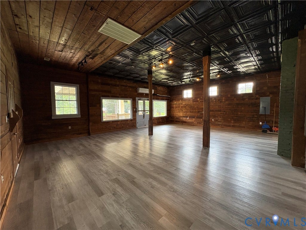 2030 Broad Street Road, Maidens, VA 23102 2030 Broad Street Road, Maidens, VA 23102