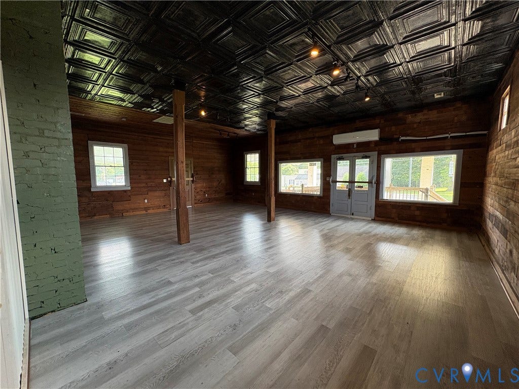 2030 Broad Street Road, Maidens, VA 23102 2030 Broad Street Road, Maidens, VA 23102