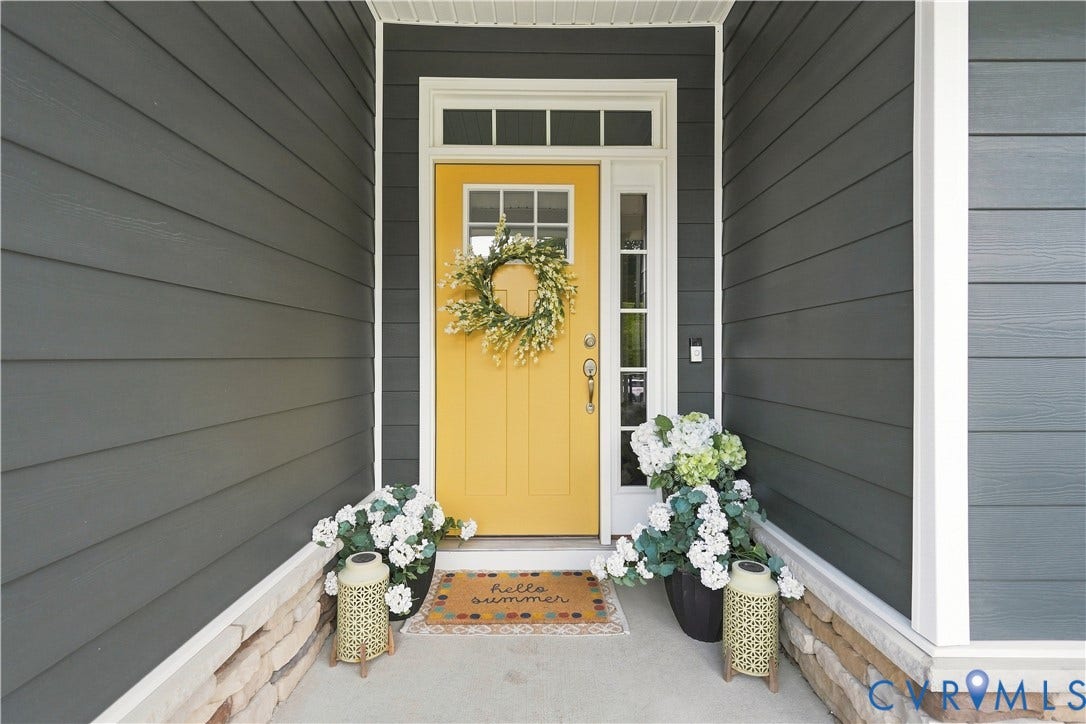 7437 Aldeby Street, Glen Allen, VA 23059 Yellow front door with transom window and sidelight