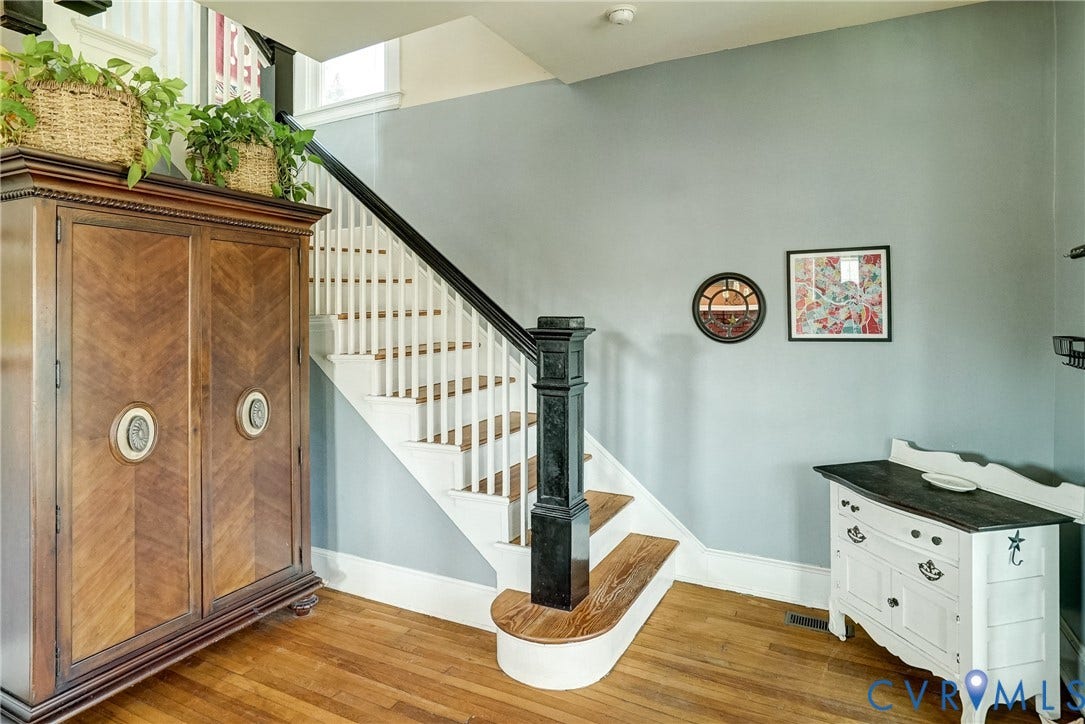 801 Edge Hill Road, Battery Court, Richmond, VA 23222 Stairway to second floor