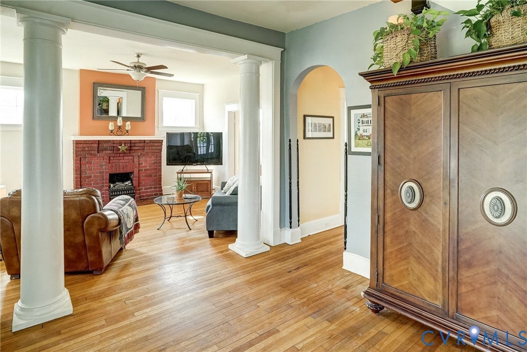 801 Edge Hill Road, Battery Court, Richmond, VA 23222 Foyer with HW floors - open to living room