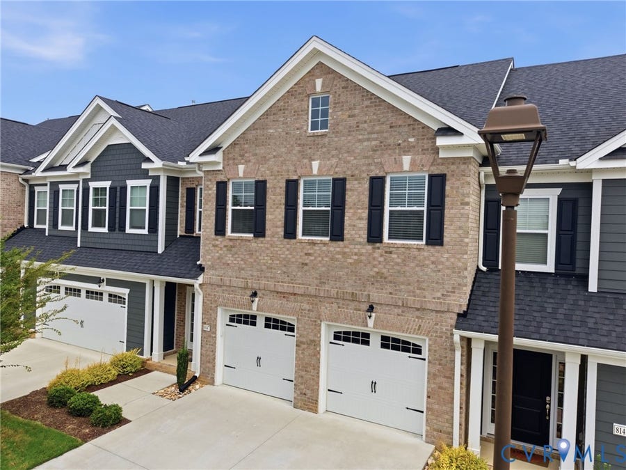 Property photo for 8147 Carriage Homes Drive, Glen Allen, VA