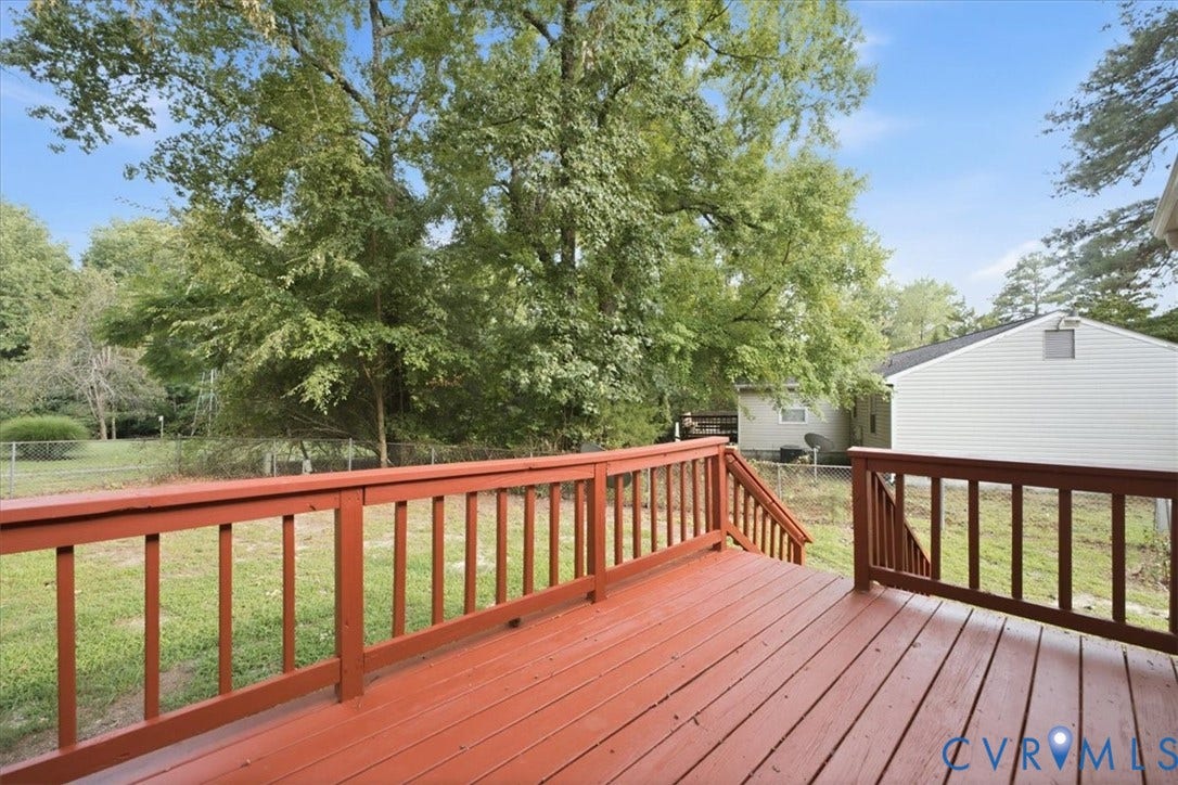 21103 Rabbit Run, Chesterfield, VA 23803 Spacious outdoor deck with wood railing and stairs