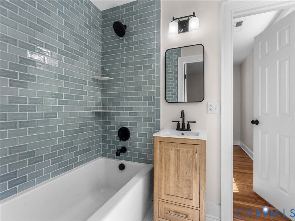 906 Maple Avenue, Richmond, VA 23226 Bathroom adjoining second and third bedrooms