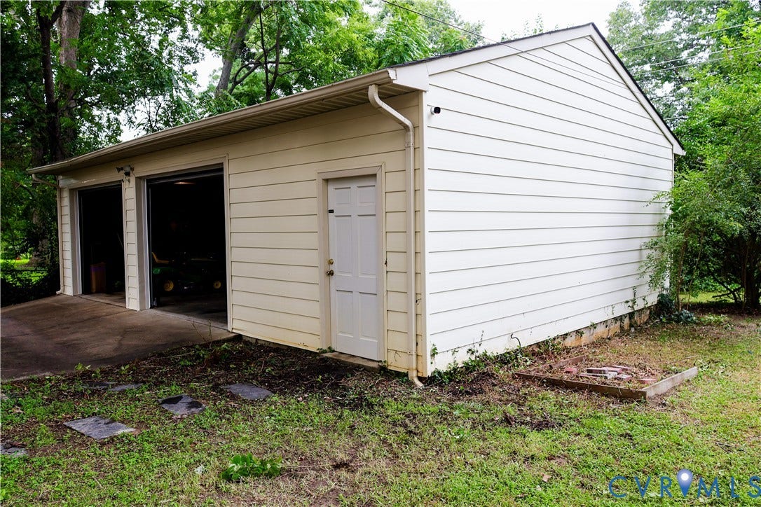 4941 Hopkins Road, Chesterfield, VA 23234 Detached two-car garage with an auxiliary side entrance