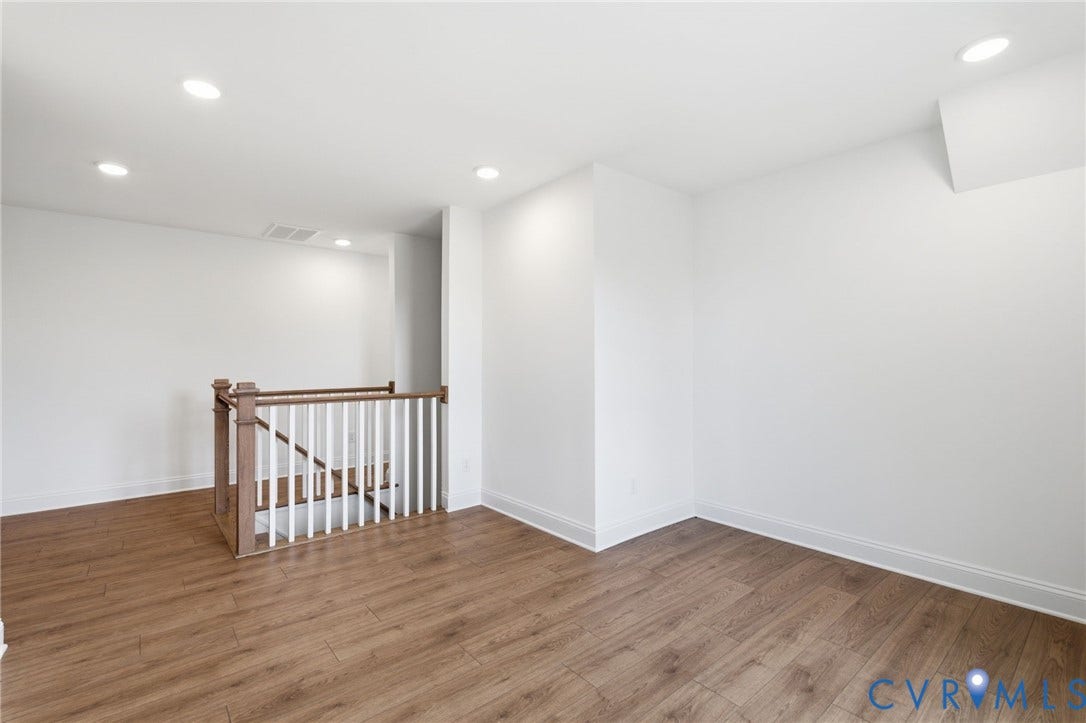 Loft -Photo represents the actual home