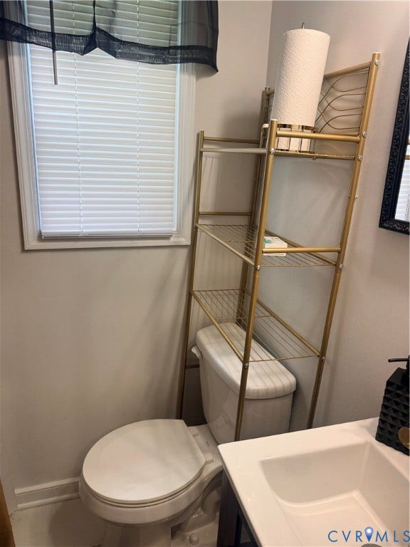 1826 Claiborne Street, Byrd Park, Richmond, VA 23220 White window blinds