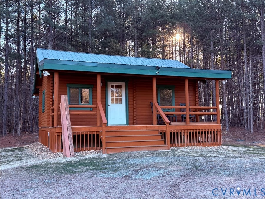Property photo for 1692 Edmunds Road, Gretna, VA