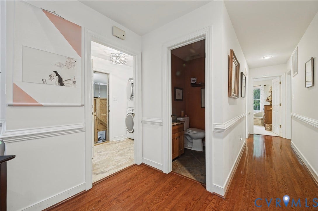 411 Hickory Drive, Manakin Sabot, VA 23103 Hardwood flooring throughout the hallway
