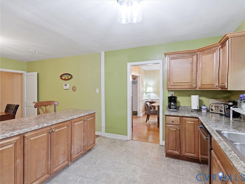 3230 Blithewood Drive, Kenmore Ridge, Richmond, VA 23225 Tons of Cabinets and large breakfast bar