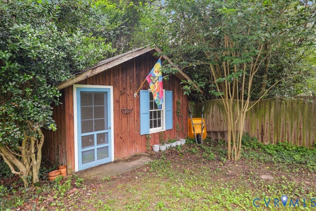 8709 Gayton Road, Henrico, VA 23229 Shed with electricity and workbench