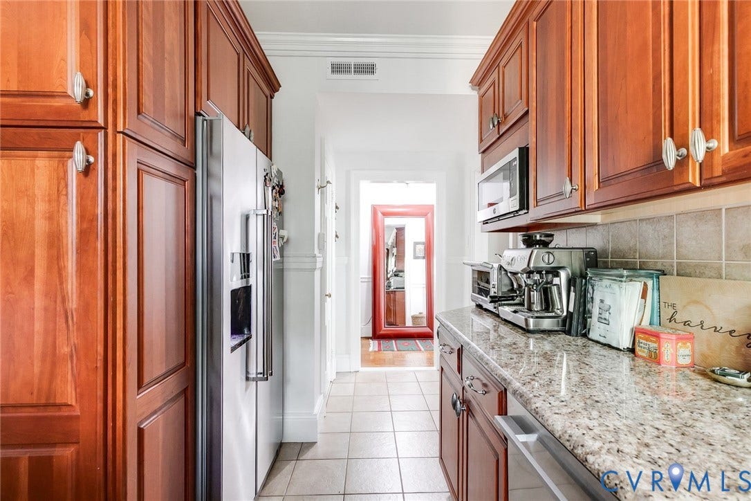 5621 Cary Street Road, #U212, Cary/Libbie/Grove, Richmond, VA 23226 Excellent cabinet storage