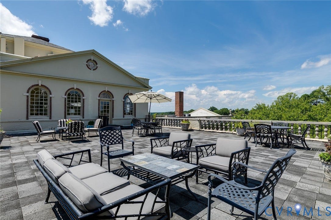 5621 Cary Street Road, #U212, Cary/Libbie/Grove, Richmond, VA 23226 Perfect perch on a beautiful day