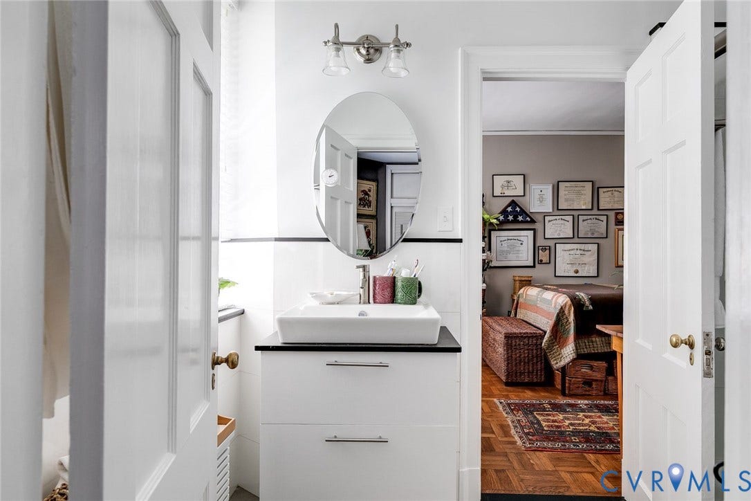 5621 Cary Street Road, #U212, Cary/Libbie/Grove, Richmond, VA 23226 Renovated Jack & Jill bathroom