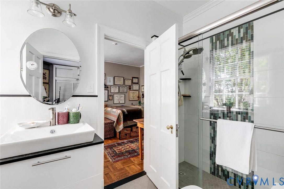 5621 Cary Street Road, #U212, Cary/Libbie/Grove, Richmond, VA 23226 Custom cabinet
