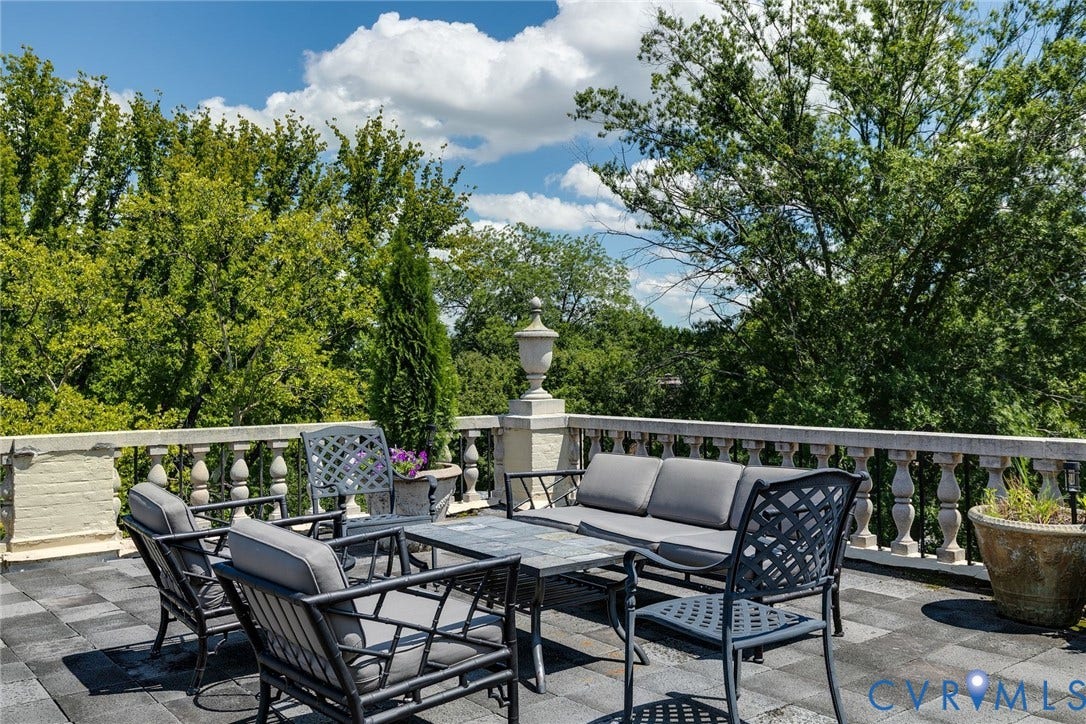 5621 Cary Street Road, #U212, Cary/Libbie/Grove, Richmond, VA 23226 Tree top setting, elegant balustrade