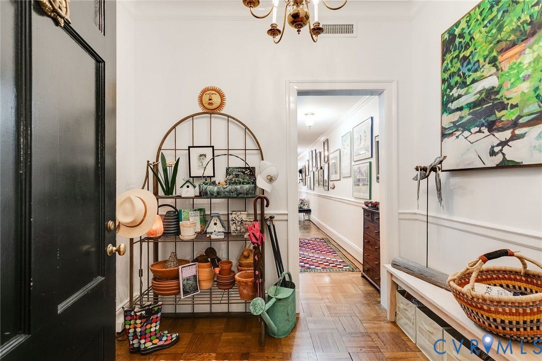 5621 Cary Street Road, #U212, Cary/Libbie/Grove, Richmond, VA 23226 Cheery entrance hall