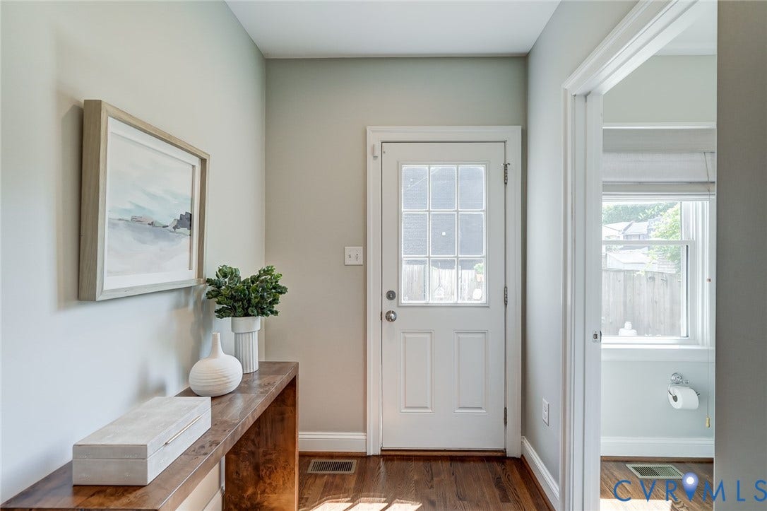 121 S Mulberry Street, The Fan, Richmond, VA 23220 Rear Entry Hall with Powder Room and Access from Kitchen to Rear Yard