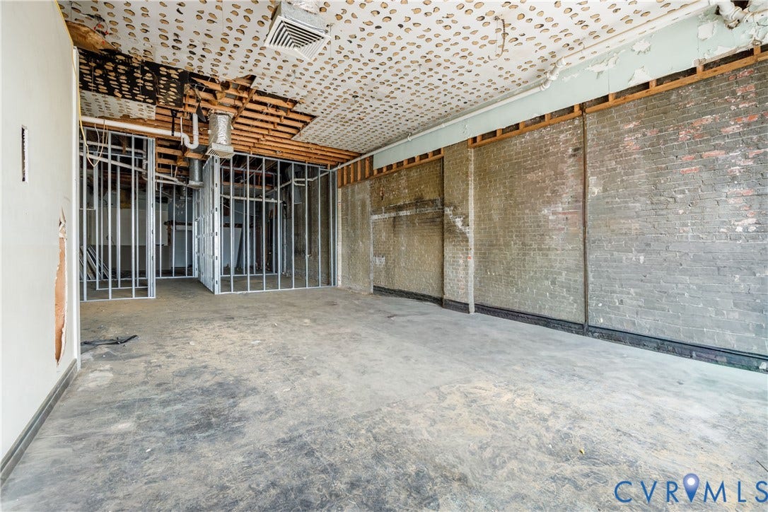 2711 W Broad Street, Richmond, VA 23220 2711 W Broad Street, Richmond, VA 23220