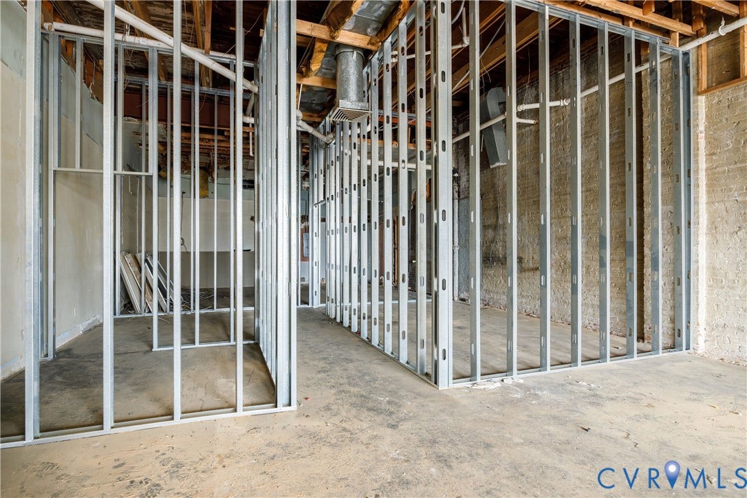 2711 W Broad Street, Richmond, VA 23220 2711 W Broad Street, Richmond, VA 23220