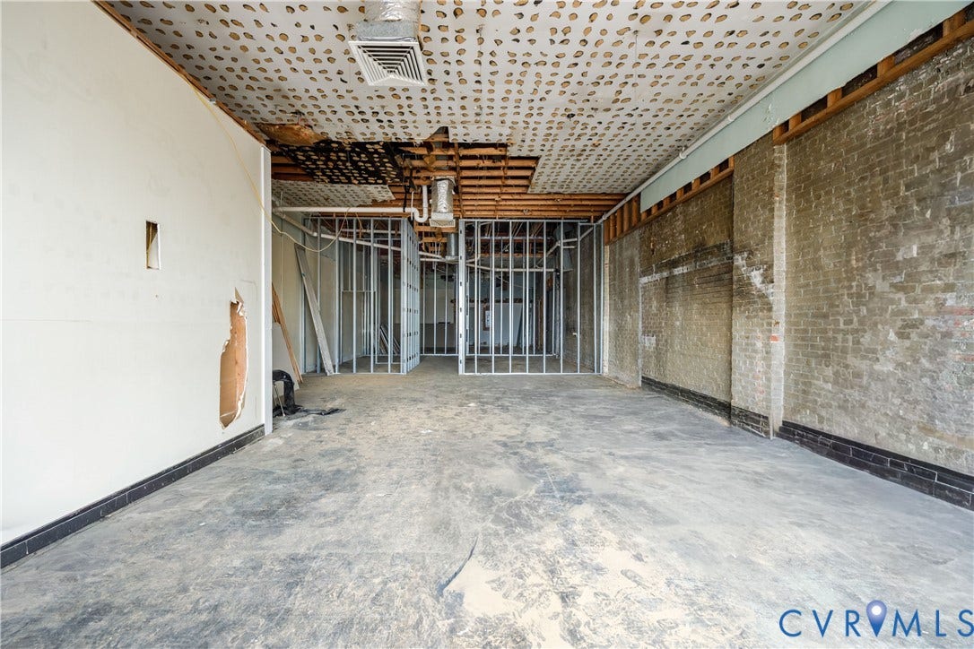 2711 W Broad Street, Richmond, VA 23220 2711 W Broad Street, Richmond, VA 23220