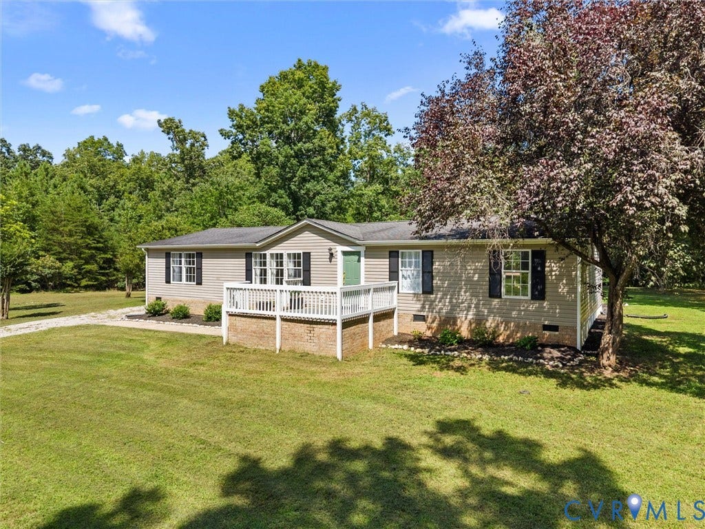 4554 Powhatan Lakes Road, Powhatan, VA 23139 Charming manufactured home set on expansive grounds with mature landscaping